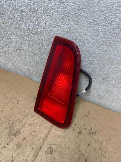 2003 - 2006 Lincoln Navigator Left Driver Lh Side Tail Light Inner V4535 DW1