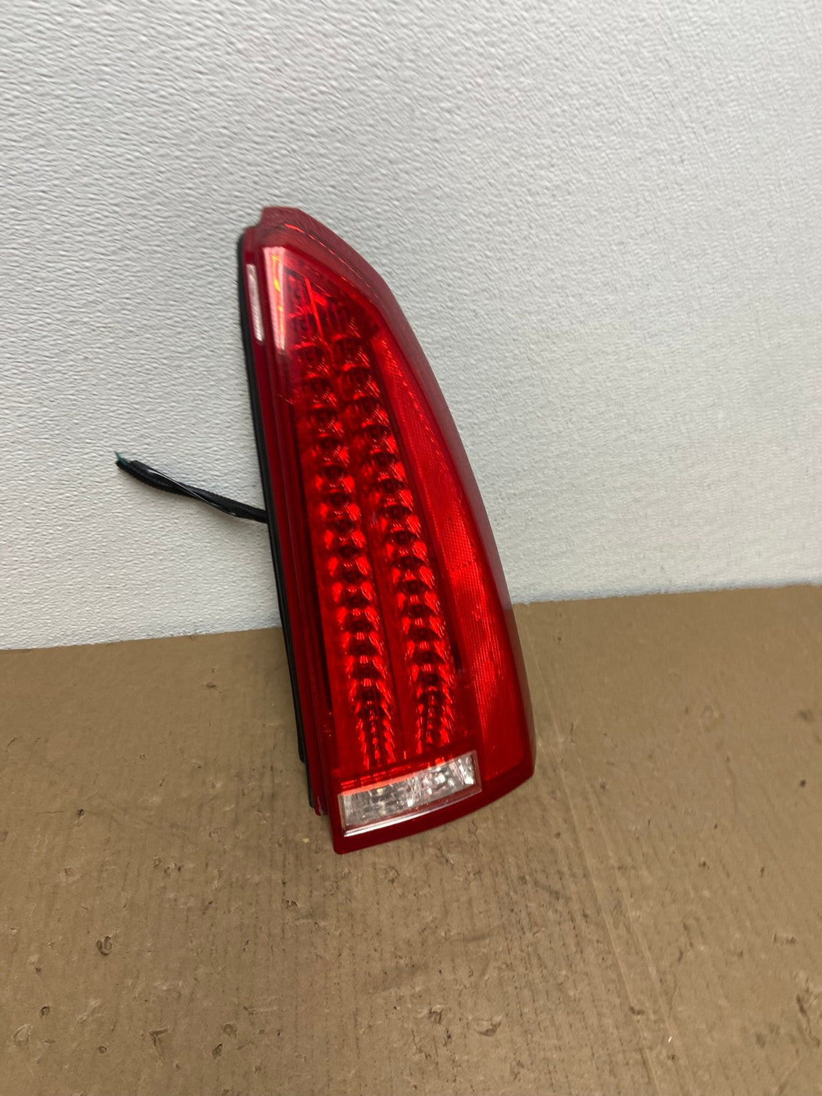 2006 to 2011 Cadillac DTS Right Passenger Rh Side LED Tail light Oem AB6636 LK2