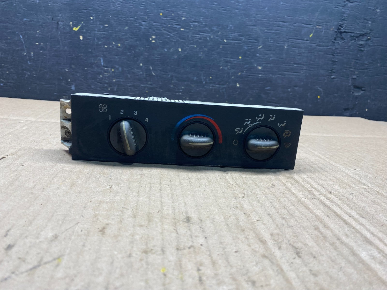 2001 - 2007 GMC Chevrolet Express 1500 Climate Control A/C P2019 DG0