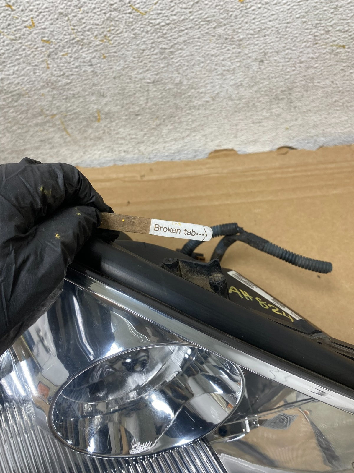 2006 to 2010 Toyota Sienna Right Passenger Rh Side Headlight Halogen AH8248 DW6