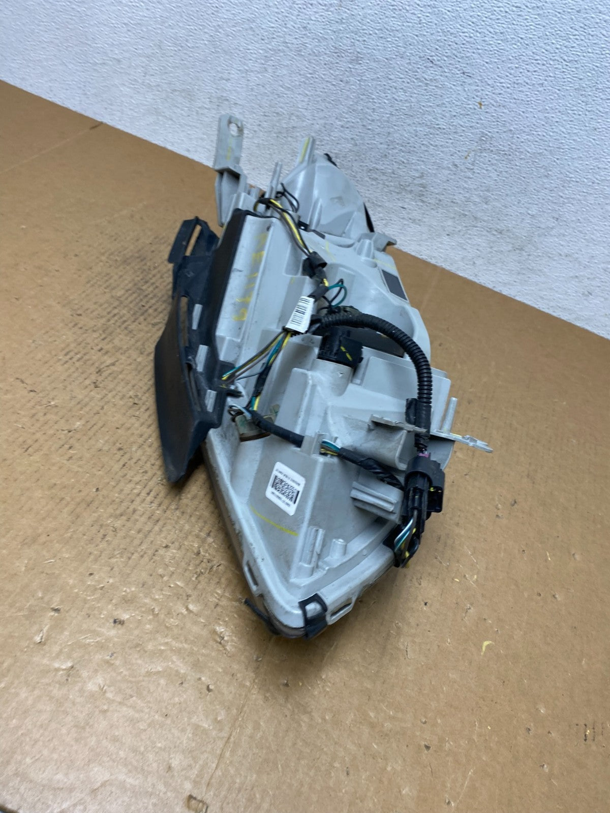 2008 to 2012 Chevrolet Malibu Left Driver LH Side Headlight AE1179 DW8