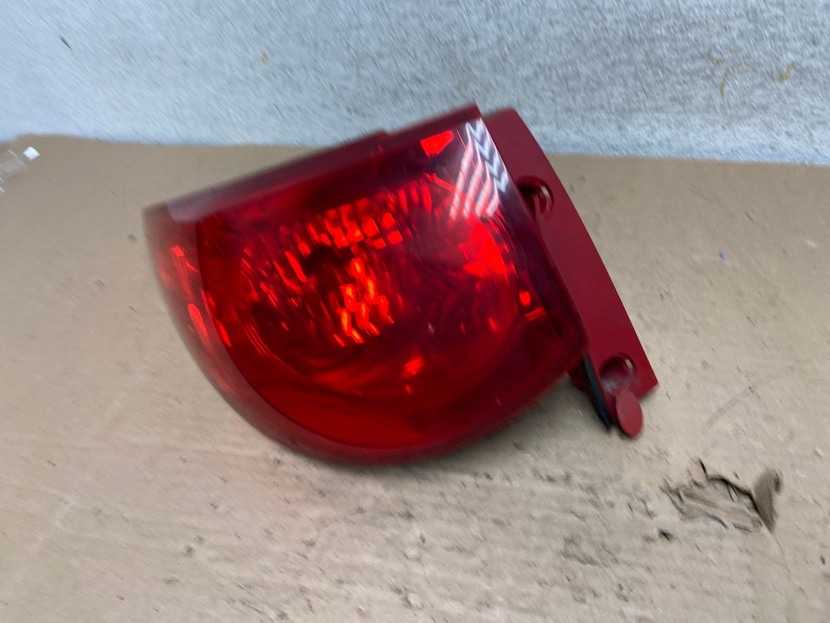 2009 2010 2011 2012 Chevrolet Traverse Left Driver LH Tail Light AI1064 LK1