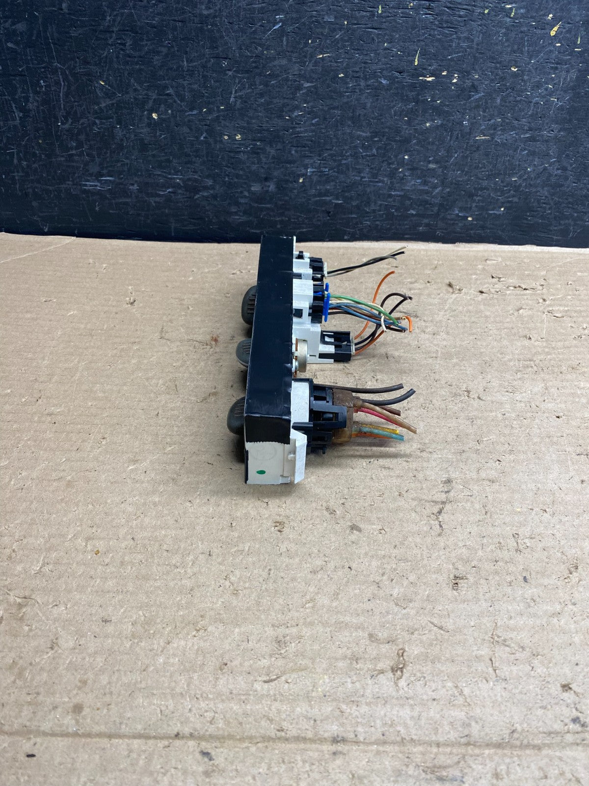 1996 - 2005 GMC Chevrolet Express 1500 Climate Control A/C AH5183 DG2