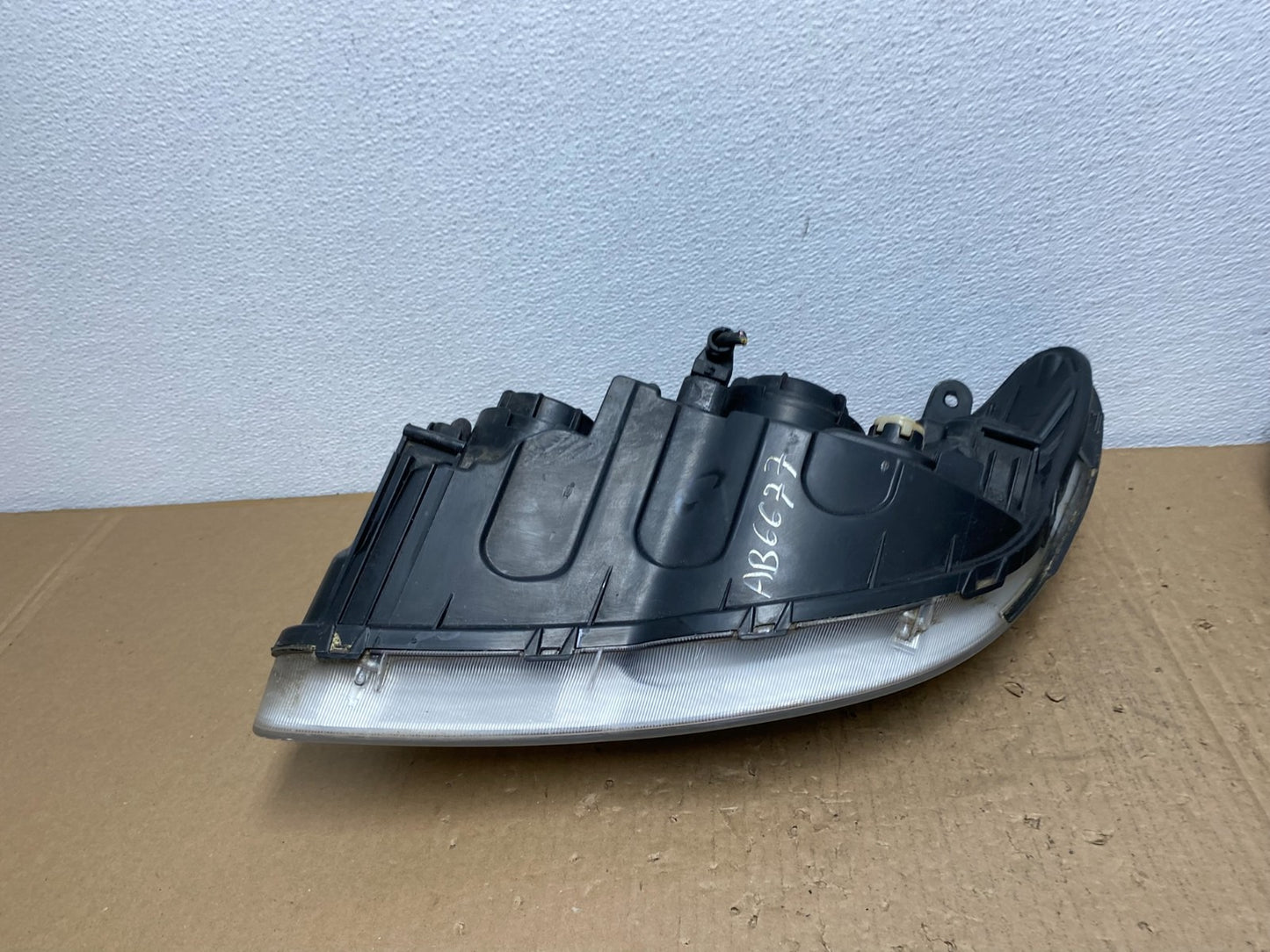 2007 2008 2009 2010 Hyundai Elantra Right Passenger Side Headlight AB6677 DW6