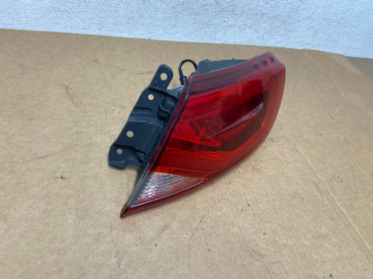2015 2016 2017 Chrysler 200 Sedan Right Passenger Side Tail Light AE2959 LK2