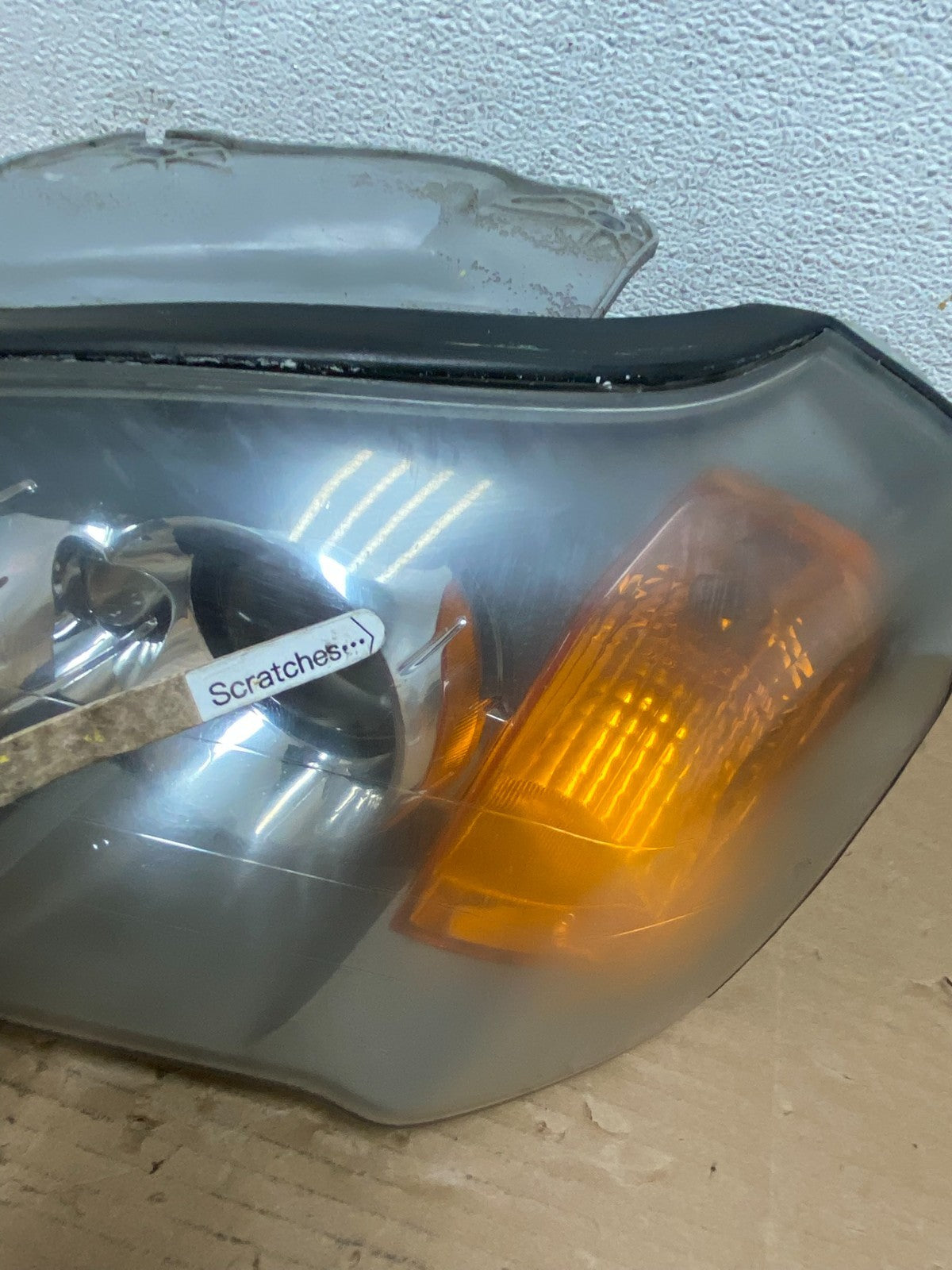2004 to 2006 Suzuki Verona Left Driver Side Headlight AD42573
