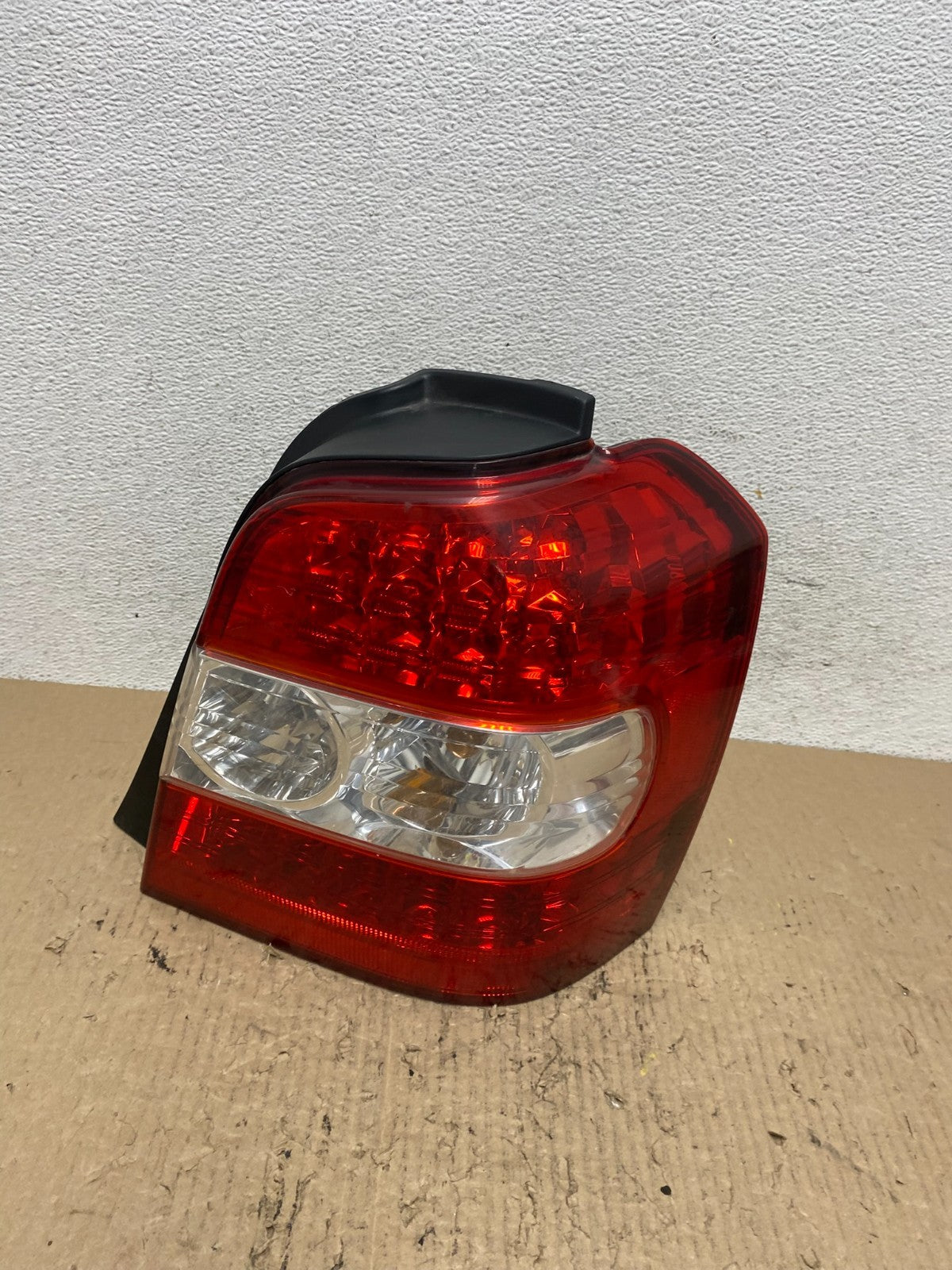 2006-2007 Toyota Highlander Hybrid Right Passenger Side Tail Light AF7128 DW0