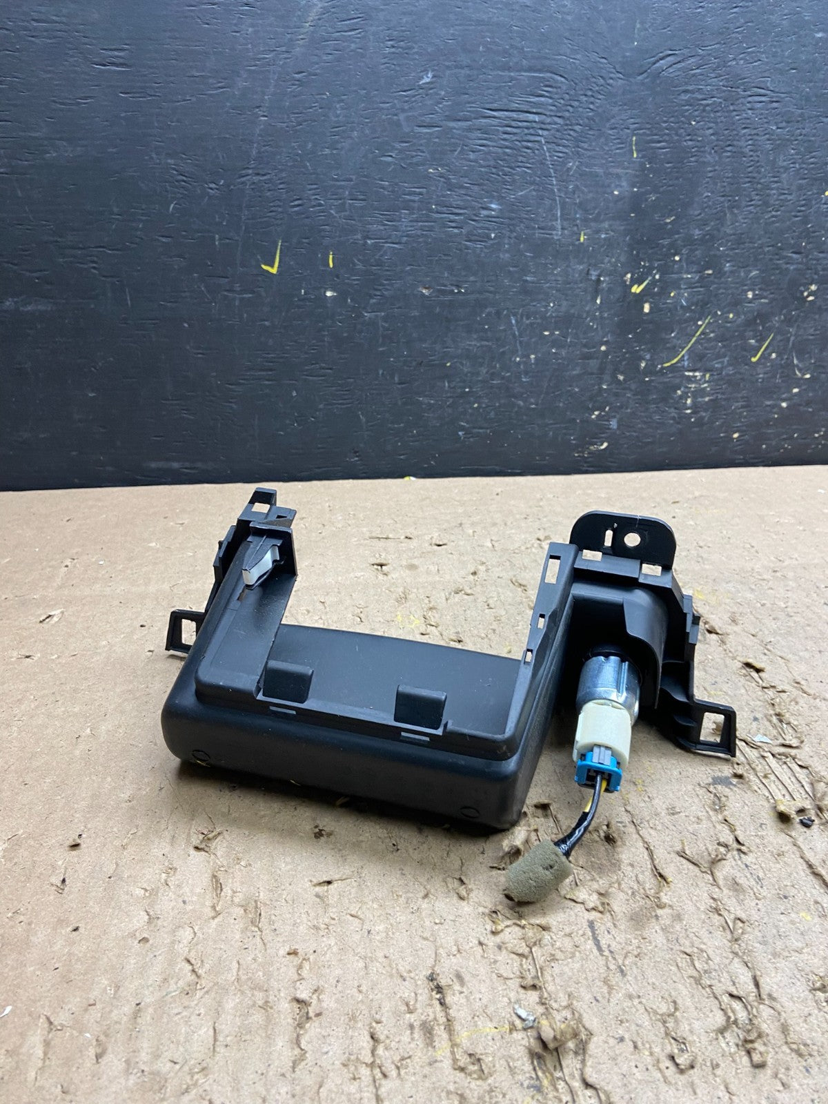 2007 to 2015 Mazda CX-9 Center Dashboard Pocket Box Power Outlet t8708 DG3