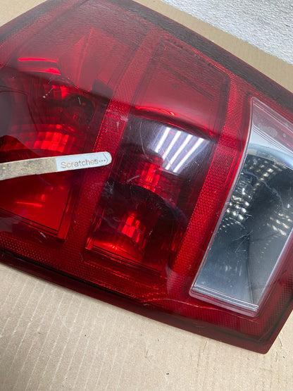 2005 - 2006 Jeep Grand Cherokee Right Passenger Rh Side Tail Light AG5866 DW3