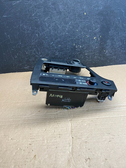 2001-2004 Nissan Pathfinder QX4 Digital Climate Control Radio Bezel OE AF1948 DG3