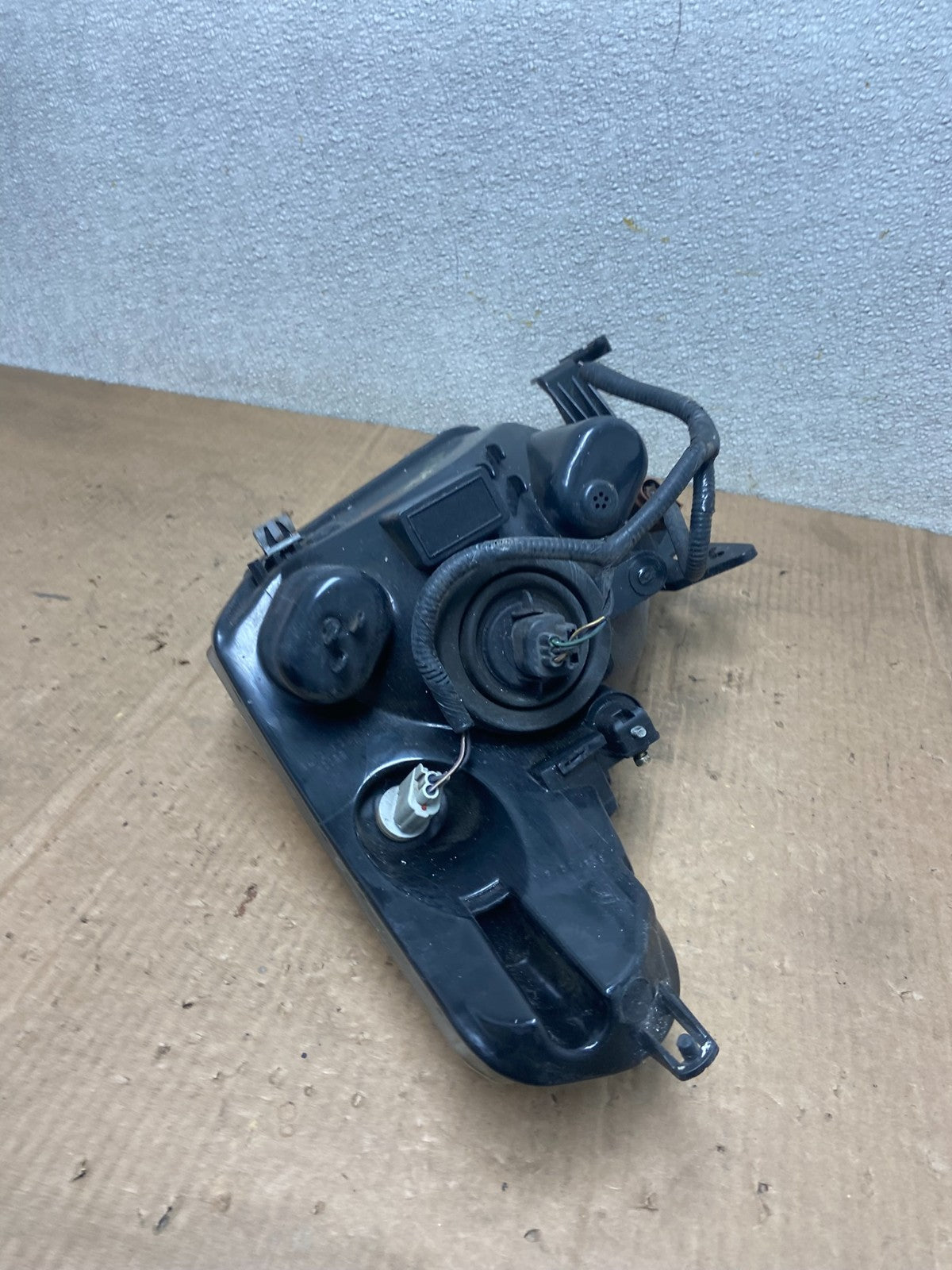 2008 2009 2010 2011 Ford Focus Right Passenger Rh Side Headlight AA6692 DW6