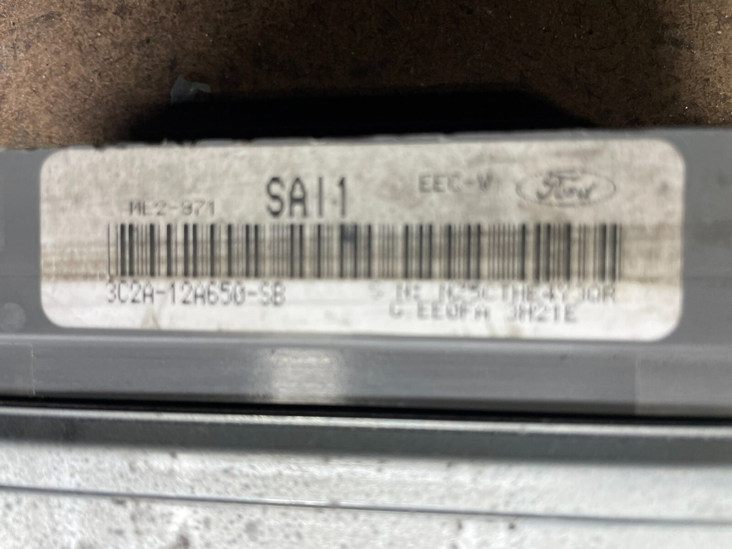 2002 Ford E-Series Van 4.2L Engine Control Module 3c2a-12a650-sb N4662 DG2