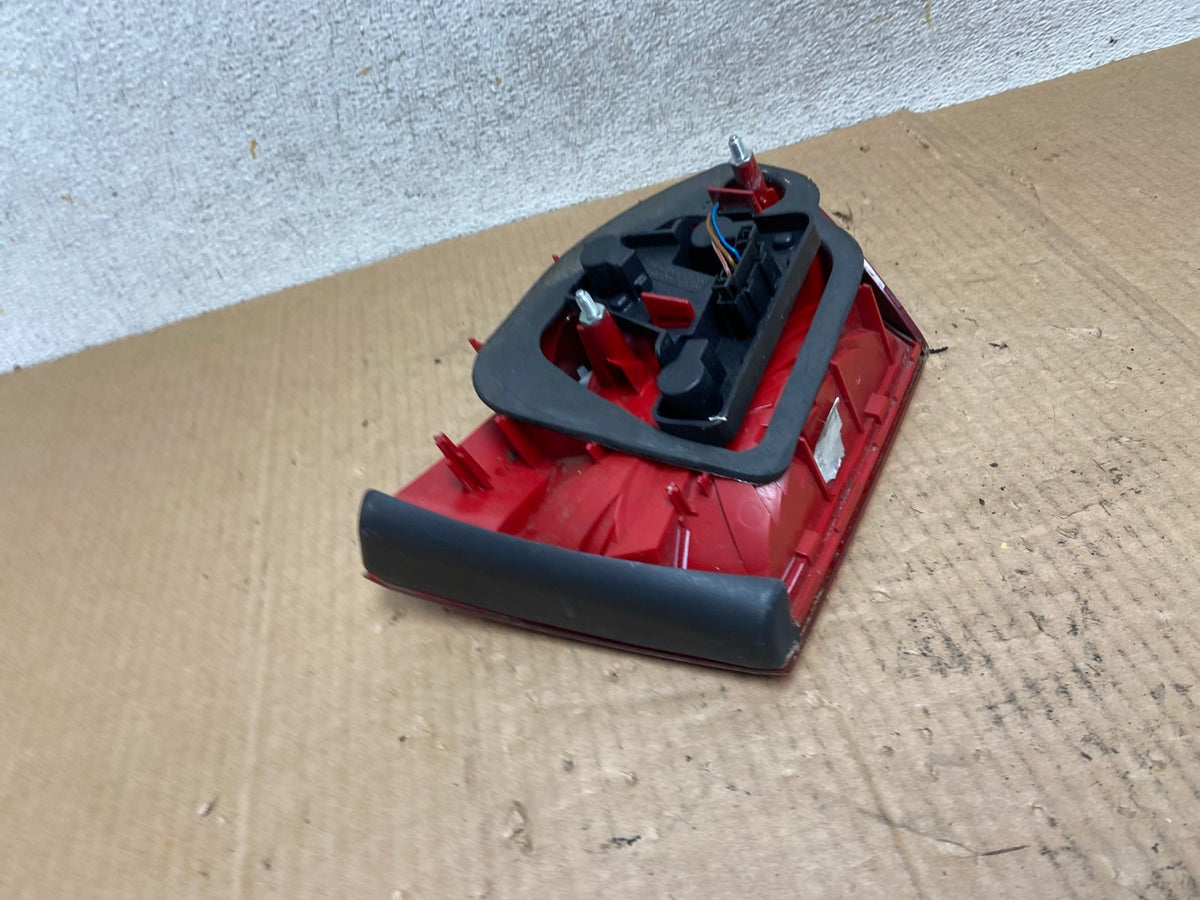 2011-2014 Volkswagen Jetta Right RH Inner Trunk Tail Light AI6568 LK5