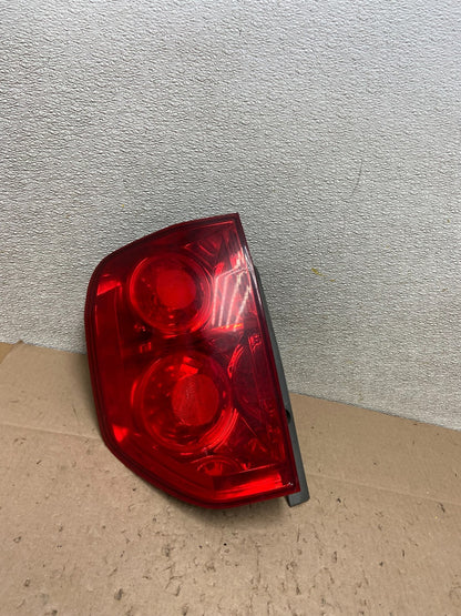 2003 2004 2005 Honda Pilot Left Driver LH Side Tail Light Z6422 DW0