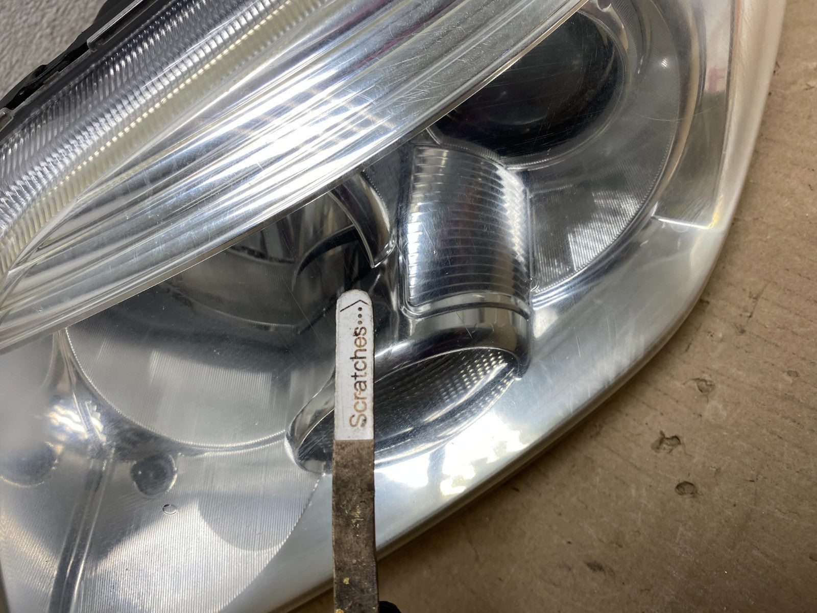Halogen 2005-2006 Mitsubishi Outlander Left Driver LH Headlight AG6919 DW3