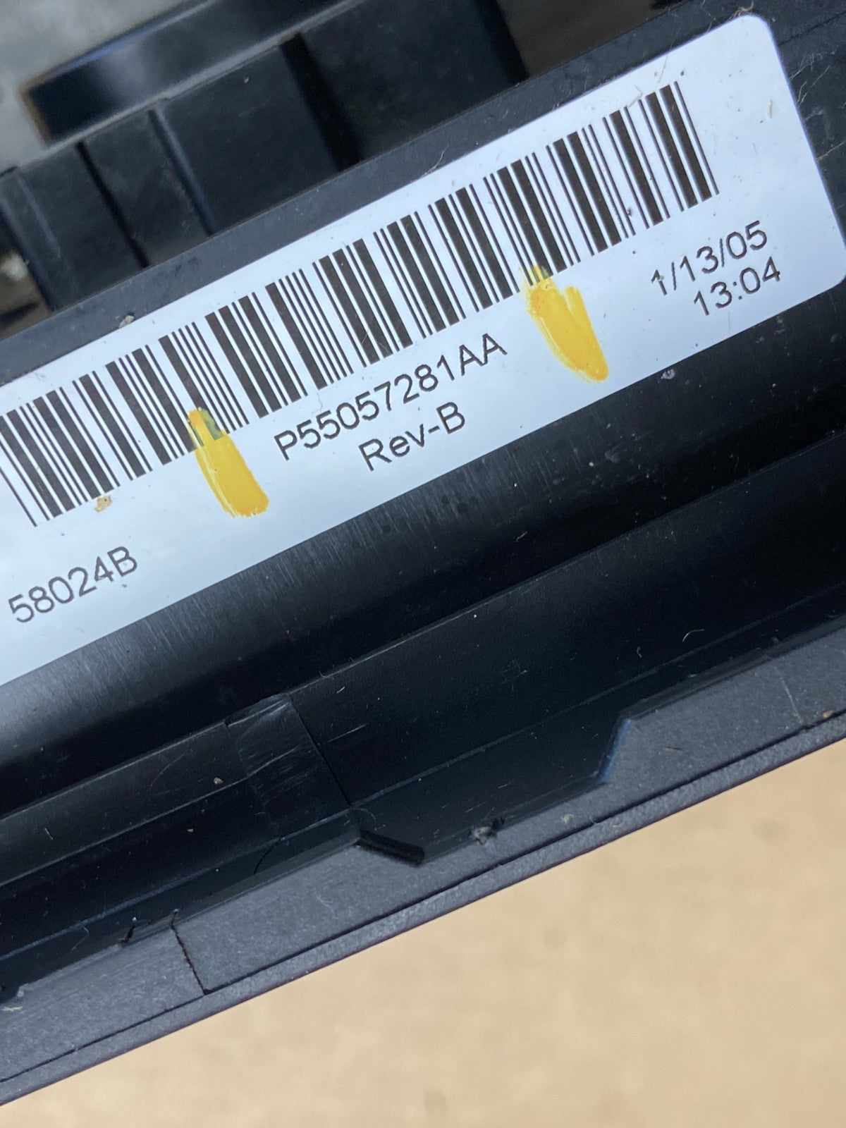2005-2009 Dodge Durango Heat AC Climate Temp Control Radio Bezel ah3781 DG5