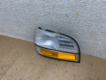 1992 to 1996 Buick Lesabre Front Left Driver LH Turn Signal X2193 DG1