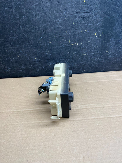 2003 to 2006 Chevrolet Silverado HVAC Heater Climate Control Module AG0024 DG1