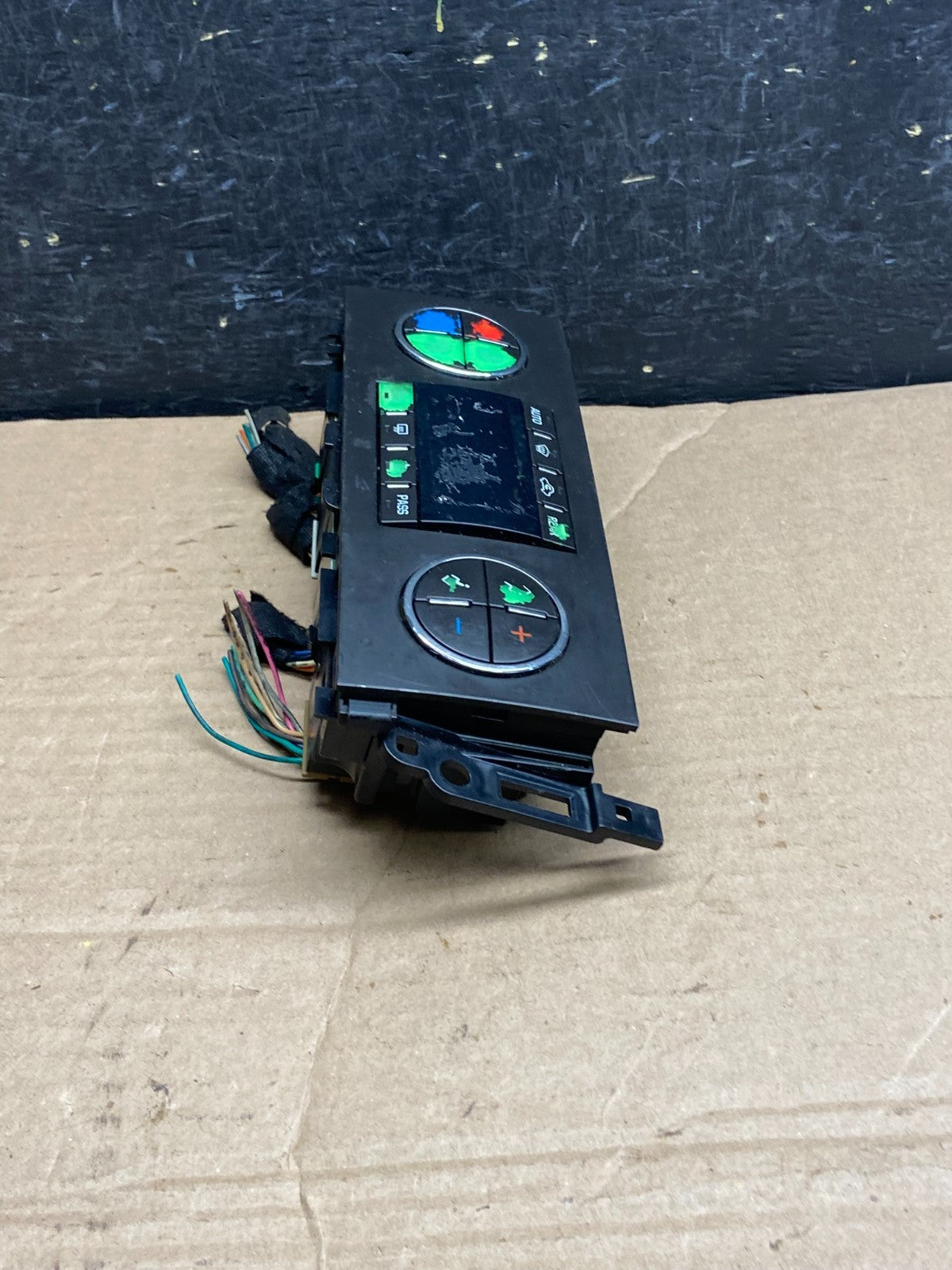 2007-2011 GMC Yukon Tahoe Automatic Climate Temperature Temp Control AF1901 DG2