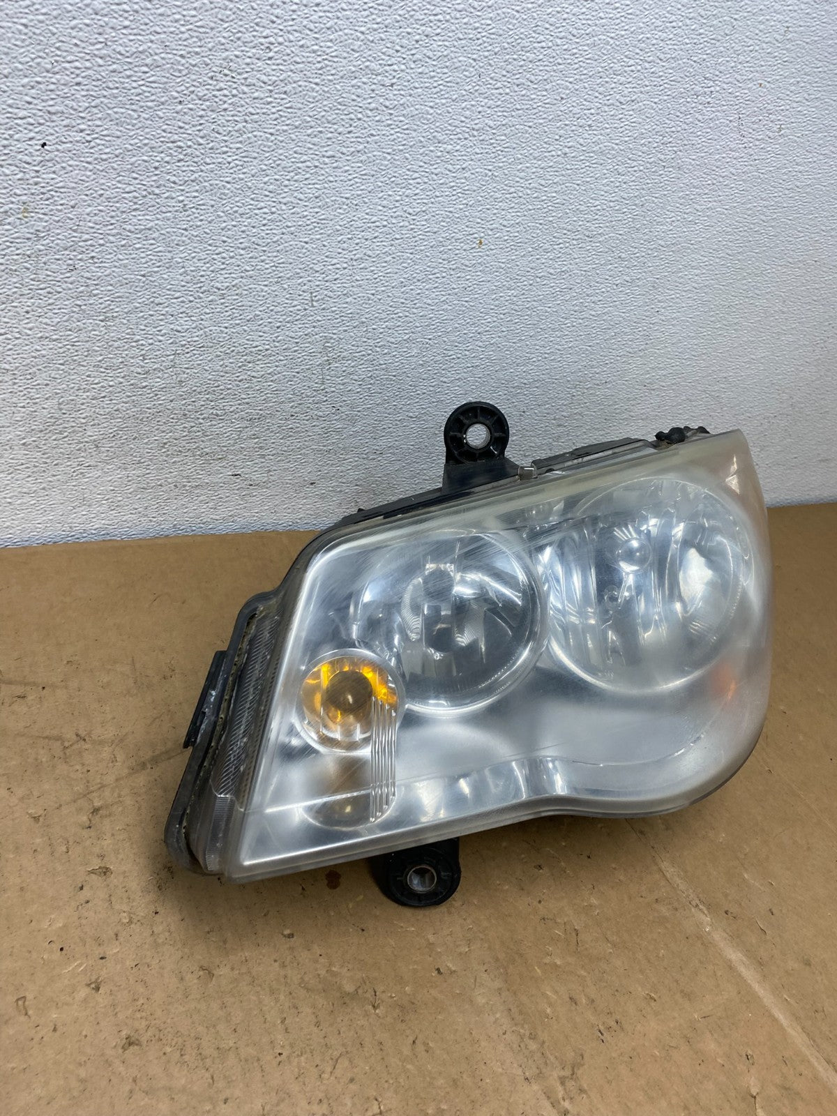 2008 to 2016 Chrysler Town and Country Left Driver Lh Side Headlight AC8647 DW1