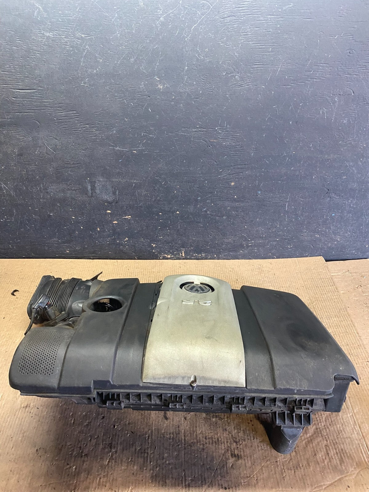 2005 to 2008 Volkswagen Jetta 2.5L Passat Jetta Engine Cover 07k129601 P6337 DG1