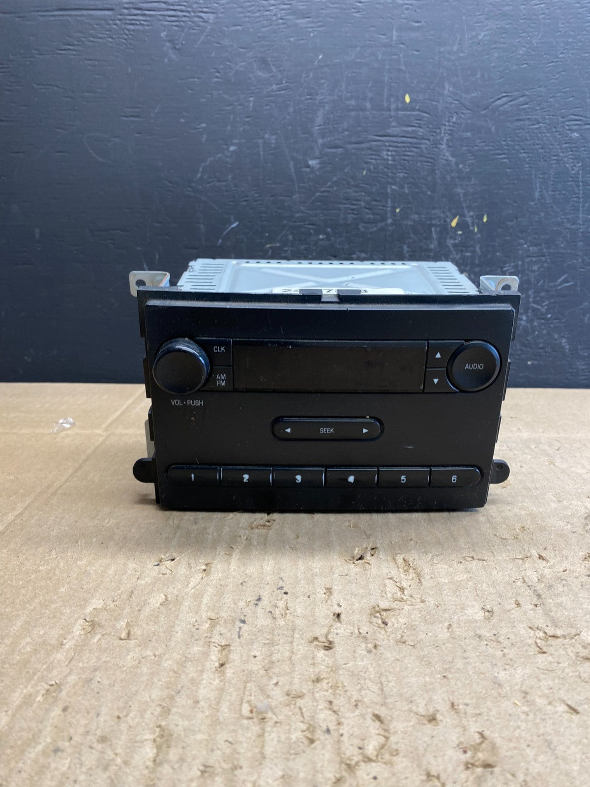 2013 to 2014 Ford F150 AM FM Radio Stereo CD Player Receiver OEM ab9644 DG0