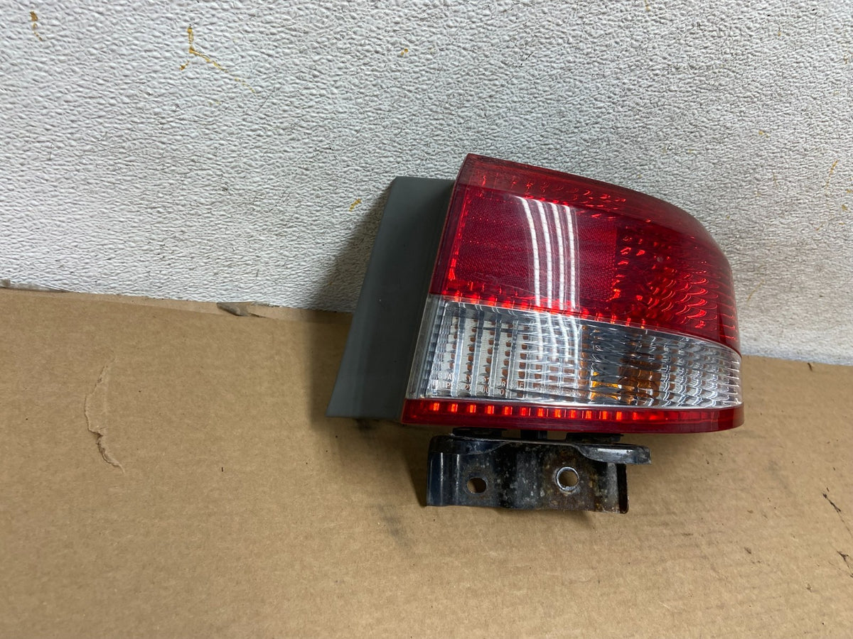 2003 to 2004 Honda Accord Sedan Right Passenger Rh Side Tail light AH4436 DW1