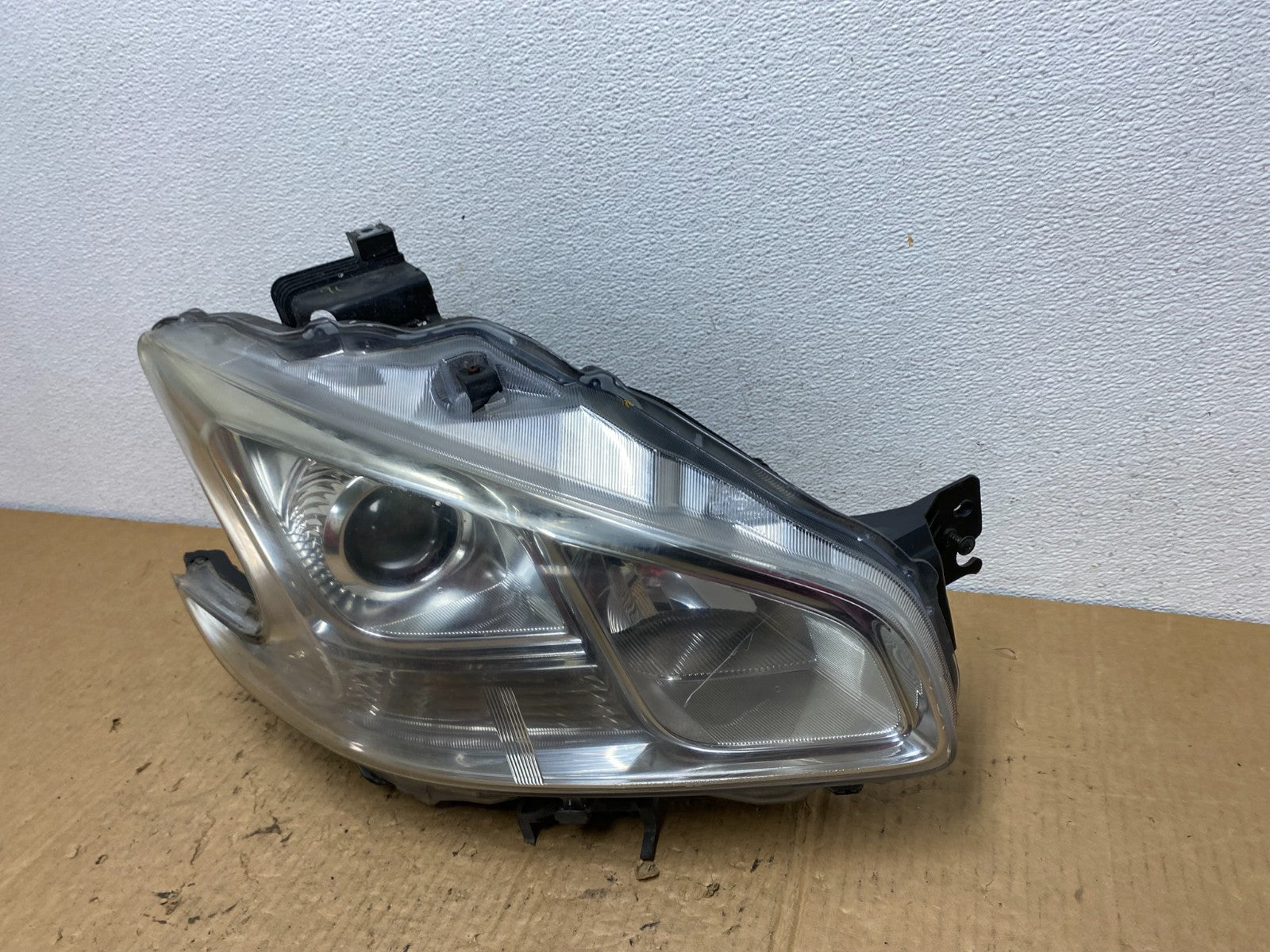 2009 - 2014 Nissan Maxima Headlight Right Passenger Xenon HID AC8148 DW1