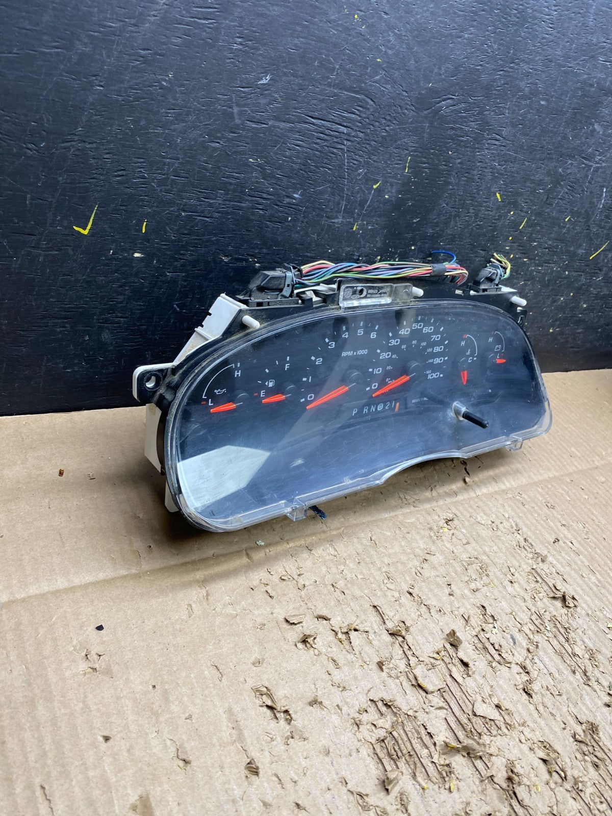 2004 2005 Ford Explorer Speedometer Cluster Gauge Oem V7537 DG1