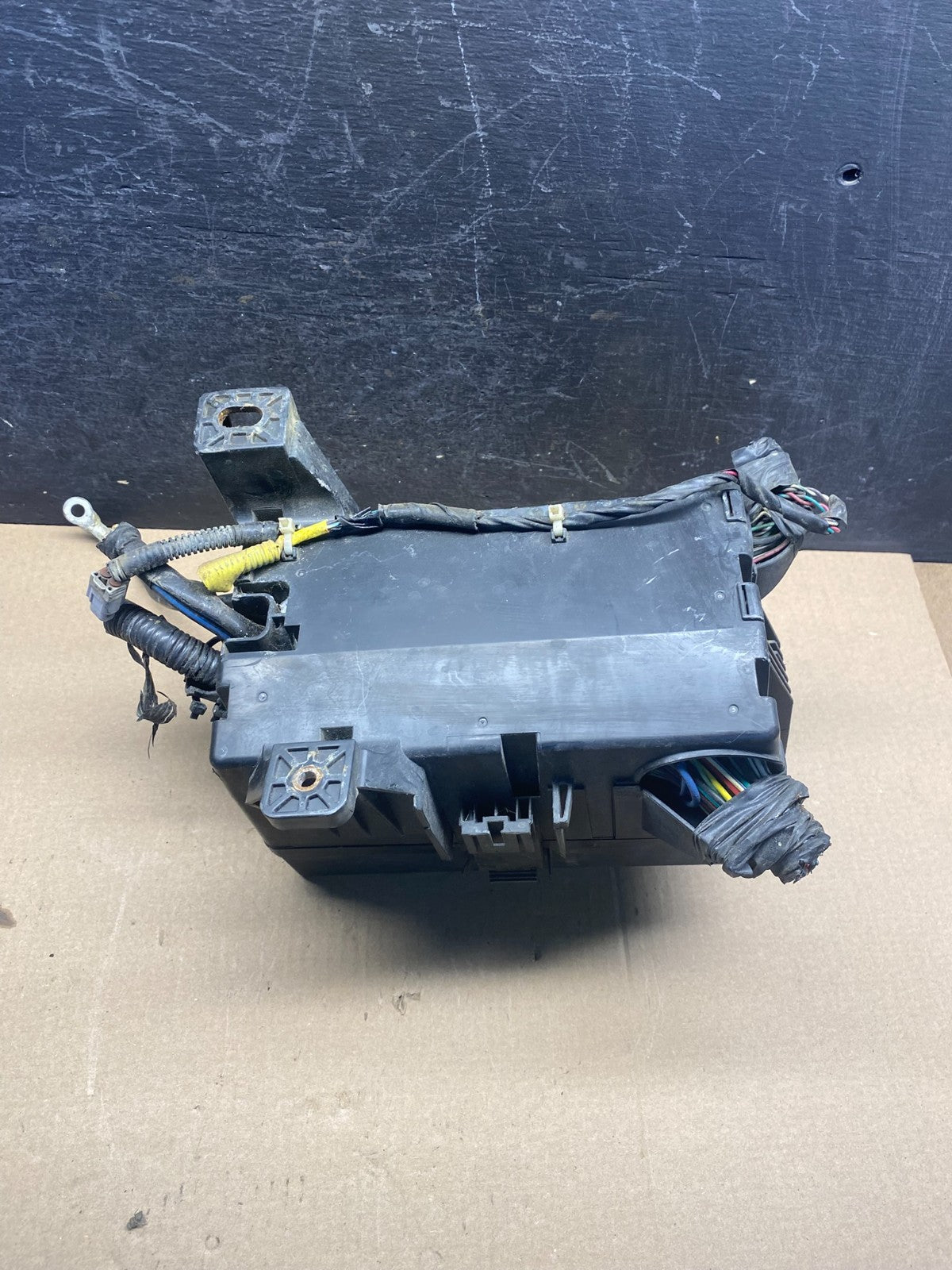 2005 to 2008 Toyota Tacoma Under Hood Fuse Box Relay ah3433 DG0