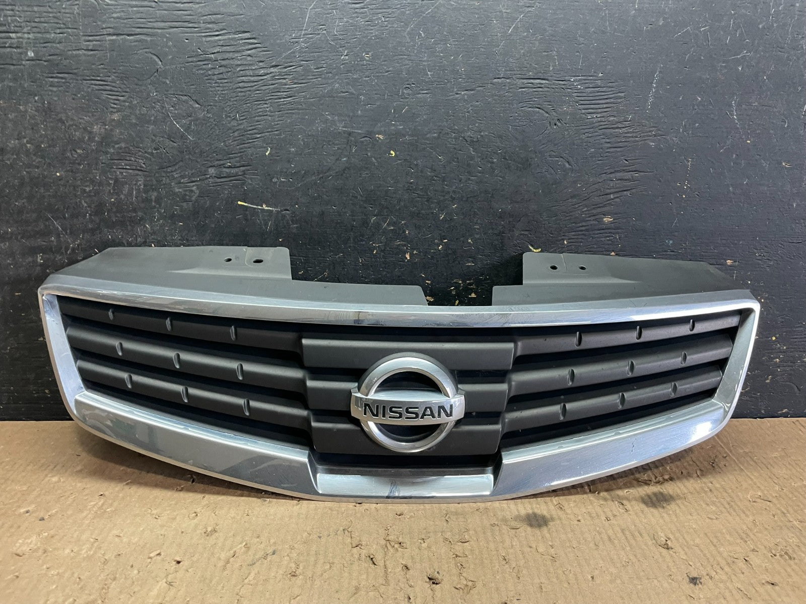 2007 to 2008 Nissan Maxima Front Upper Grill Grille Chrome OEM Z5641 DG0