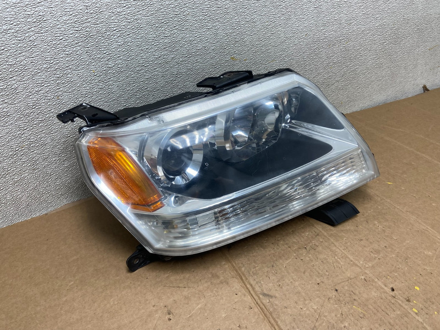 2006 2013 Suzuki Grand Vitara Right Passenger Rh Halogen Headlight Oem AA1412 PS2