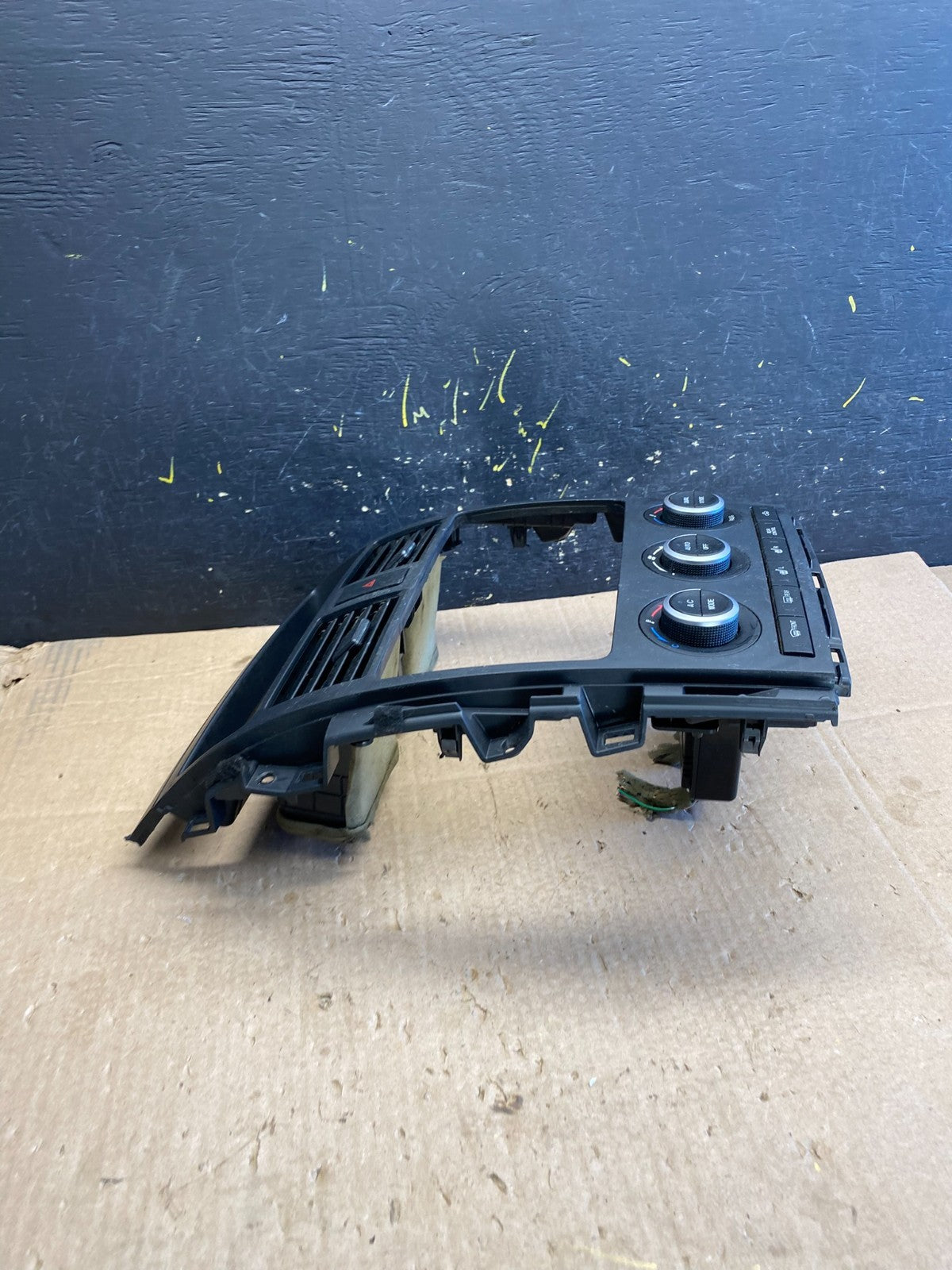 2007 - 2009 Mazda CX-9 Radio Dash Trim Bezel W/Vent AC Climate Control Z1577 DG2