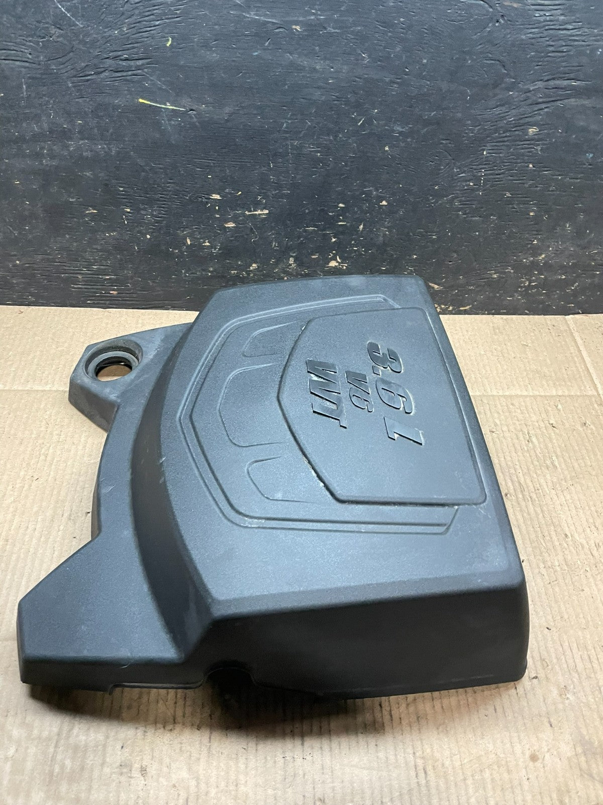 2008 to 2009 Saturn Vue 3.6L Engine Motor Cover T6608 DG2
