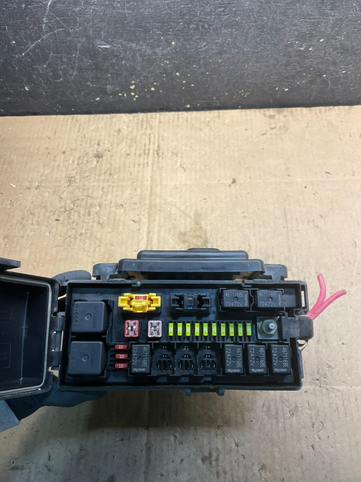 2006 Jeep Commander Fuse Box Relay BCM Body Control Module 04692085ab W7173 DG5