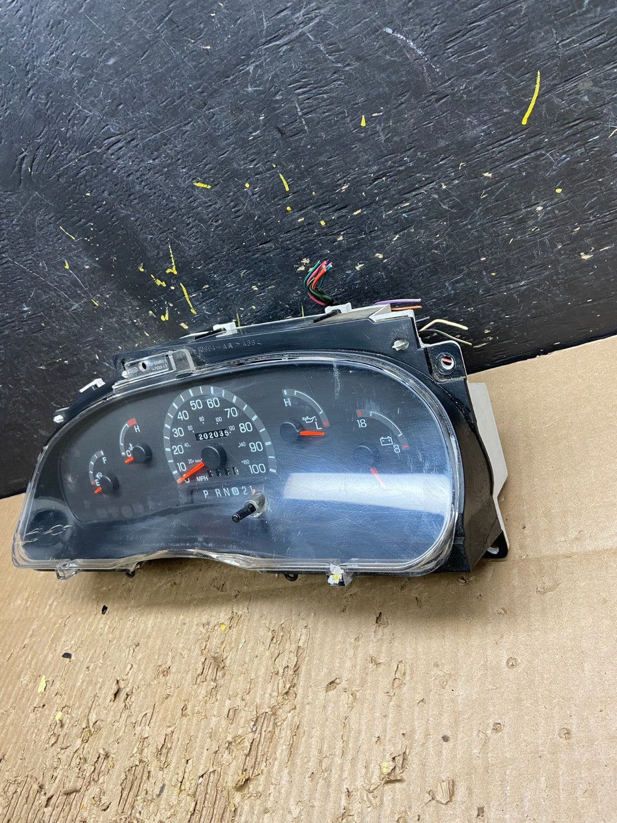2001 - 2002 Ford Econoline E250 E350 Van Speedometer Instrument Cluster v7917 DG2