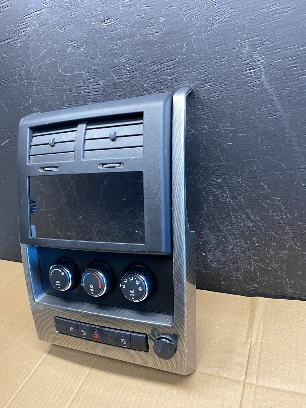 2008 to 2012 Jeep Liberty Dash Climate Temperature Control Radio Bezel AC9262 DG3