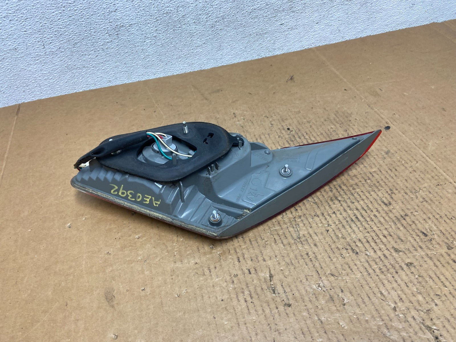 2011 to 2012 Toyota Avalon Left Driver Side Tail Light Inner AE03925