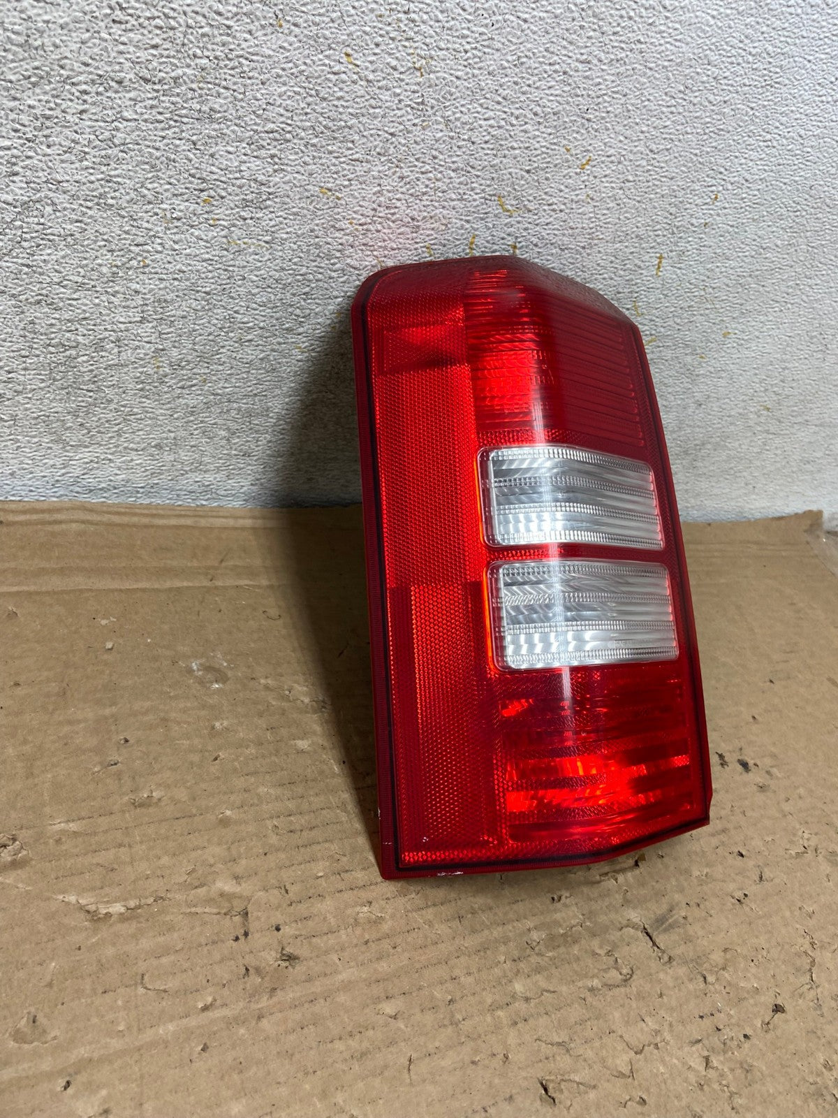2008 to 2016 Jeep Patriot Left Lh Driver Side Tail Light AH8934 LK2