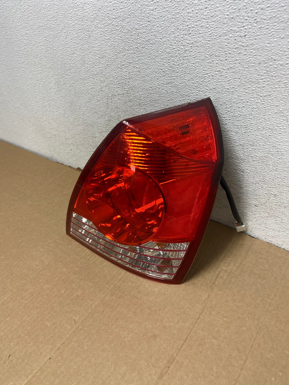 2004 2005 2006 Hyundai Elantra Sedan Right Passenger Tail Light AG1459 LK1