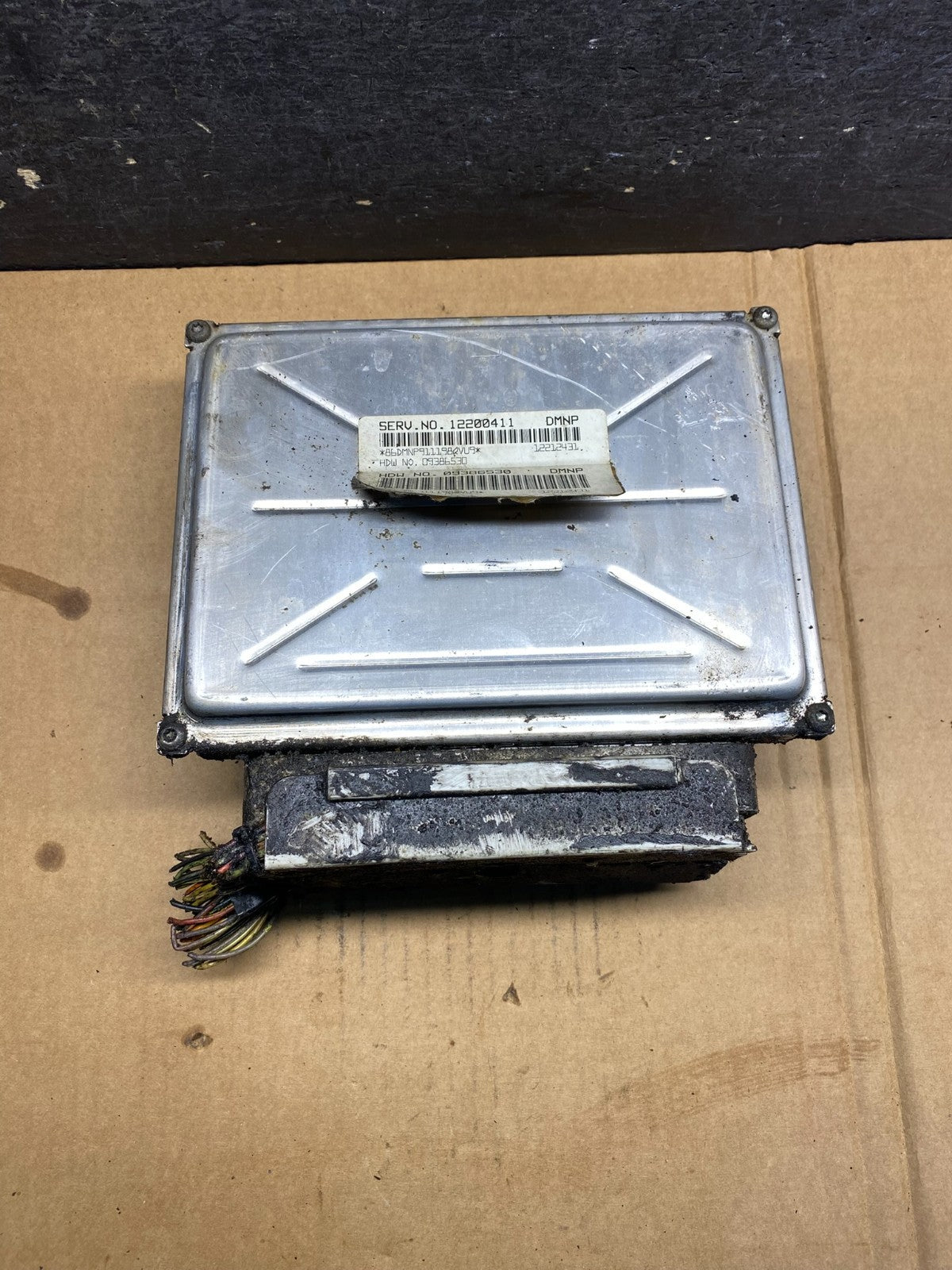 2001-2002 Silverado Tahoe Engine Computer Module 12200411 ECM ECU AI9984 DW0