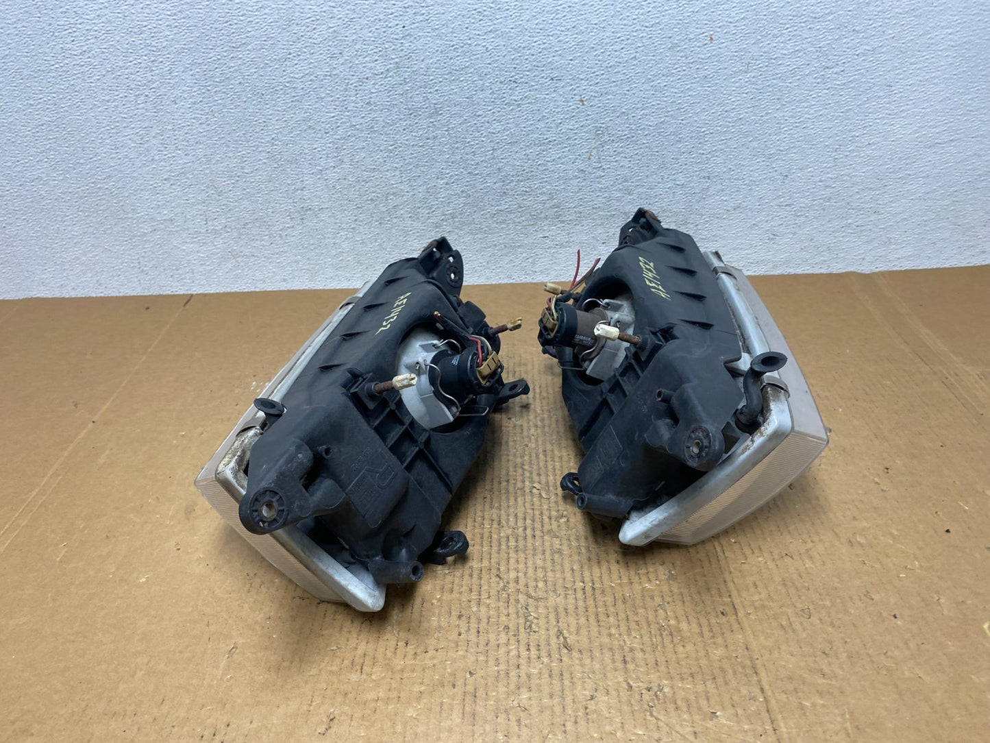 1997 - 1999 Subaru Legacy Left+Right Side Headlights Halogen AE1432 DW9
