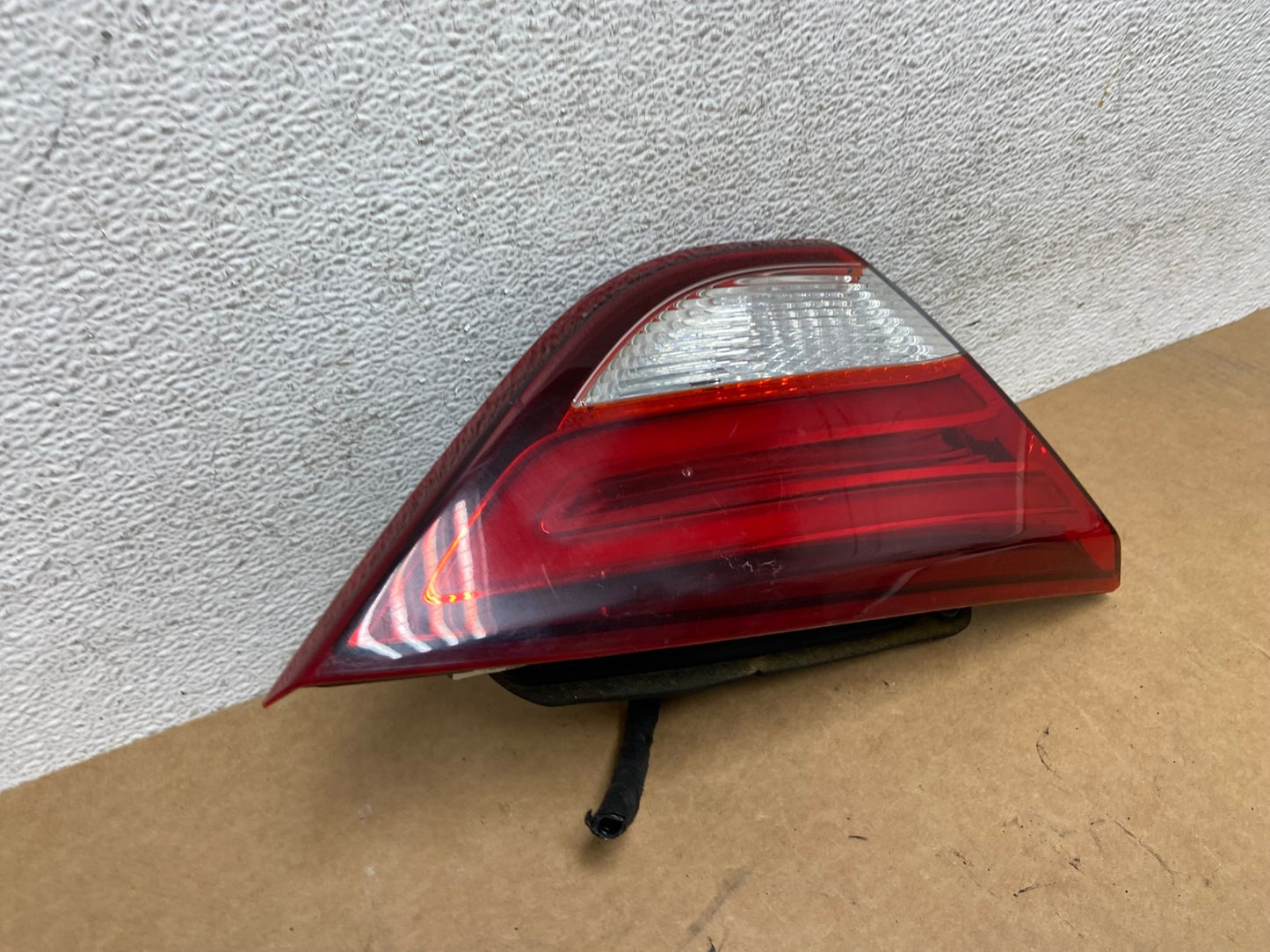 2015 to 2017 Chrysler 200 Sedan Left Driver Side Inner Tail Light AE3194 LK2