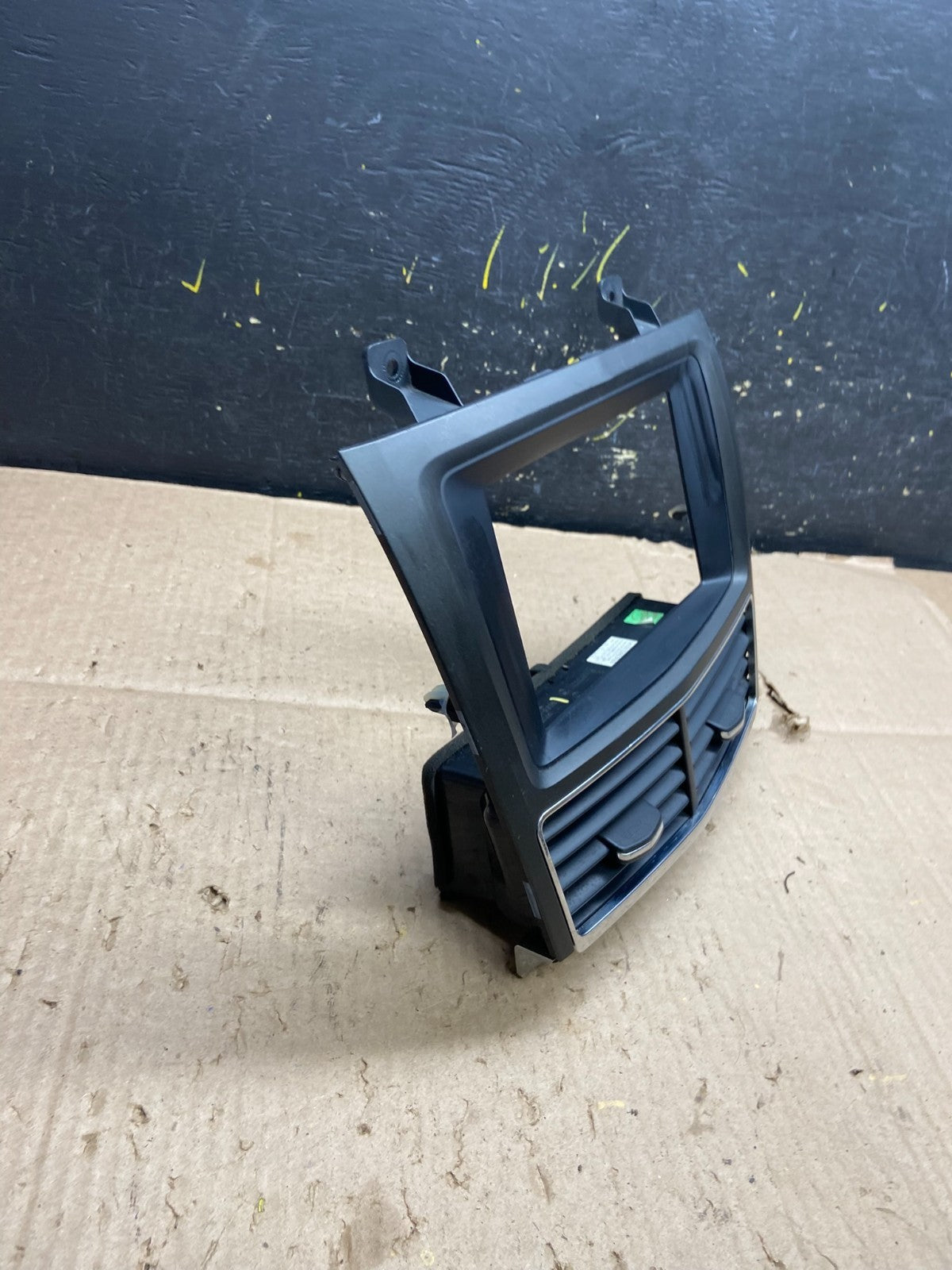 2010 - 2012 Lincoln Mkt Center Dash Gps Radio Bezel Panel Air Vent OEM y5431 DG1