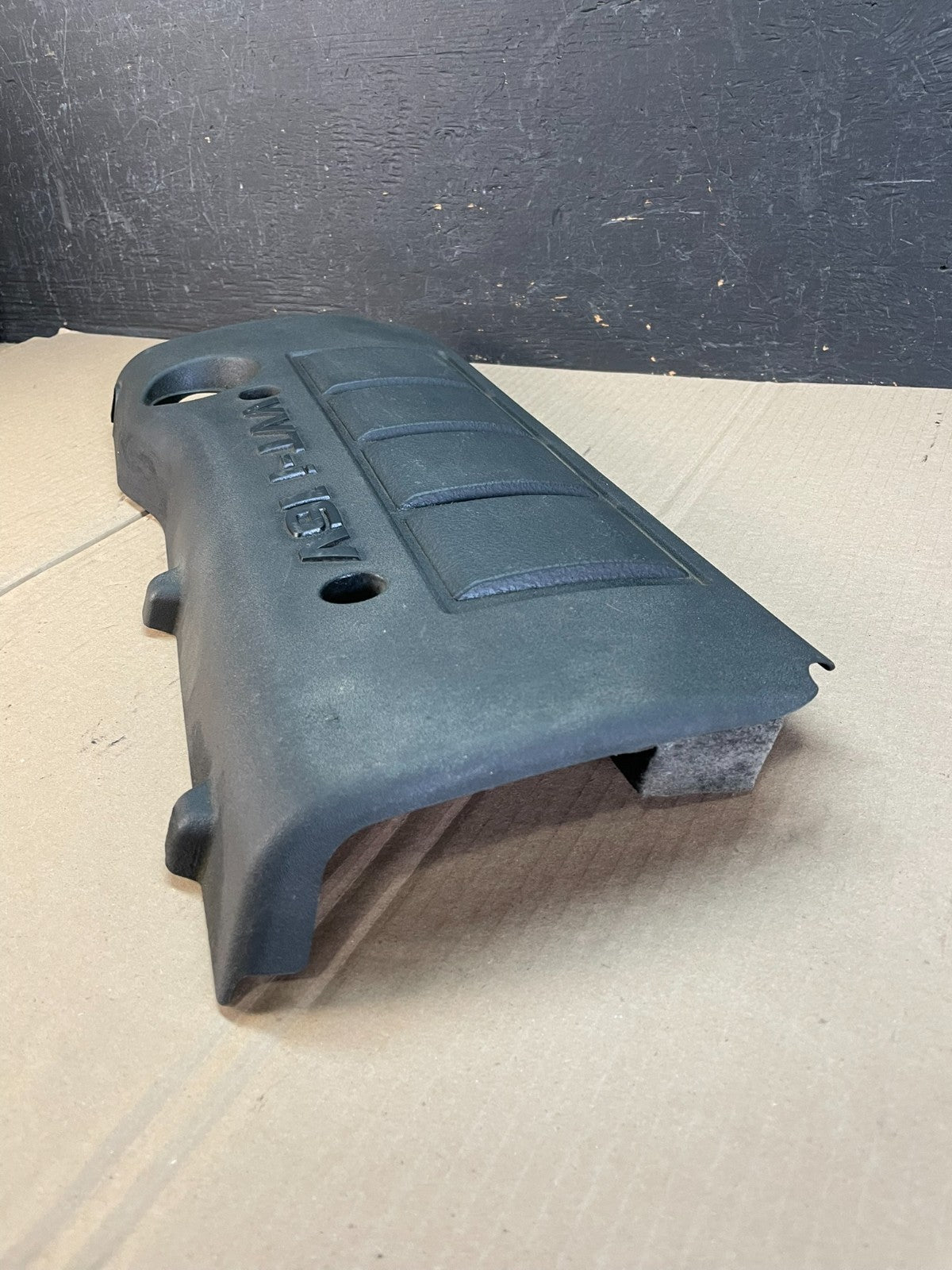 2009 to 2010 Toyota Corolla Matrix 2.4L Motor Engine Cover AD86133
