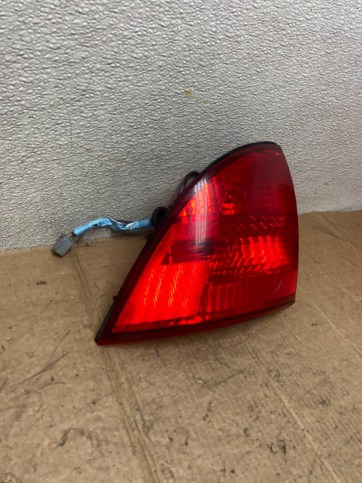 2003 to 2006 Lincoln Ls Left Side Tail Lights Oem AA3584 PS2