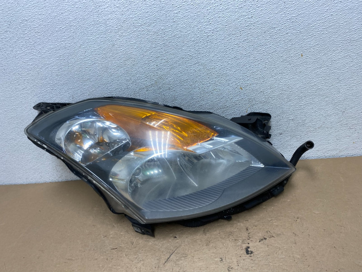 Sedan 2007 to 2009 Nissan Altima Right Passenger Halogen Headlight AF5039 DW0
