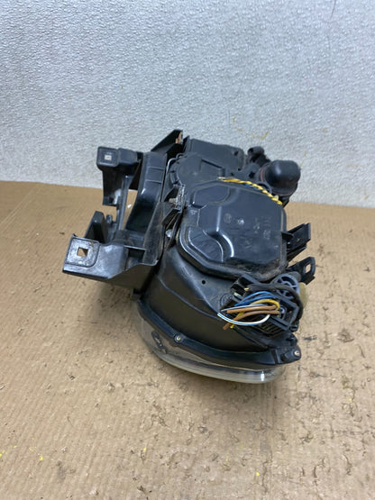 2002 to 2005 BMW 7 Series 745i Xenon Right Passenger Headlight W8094 DW10