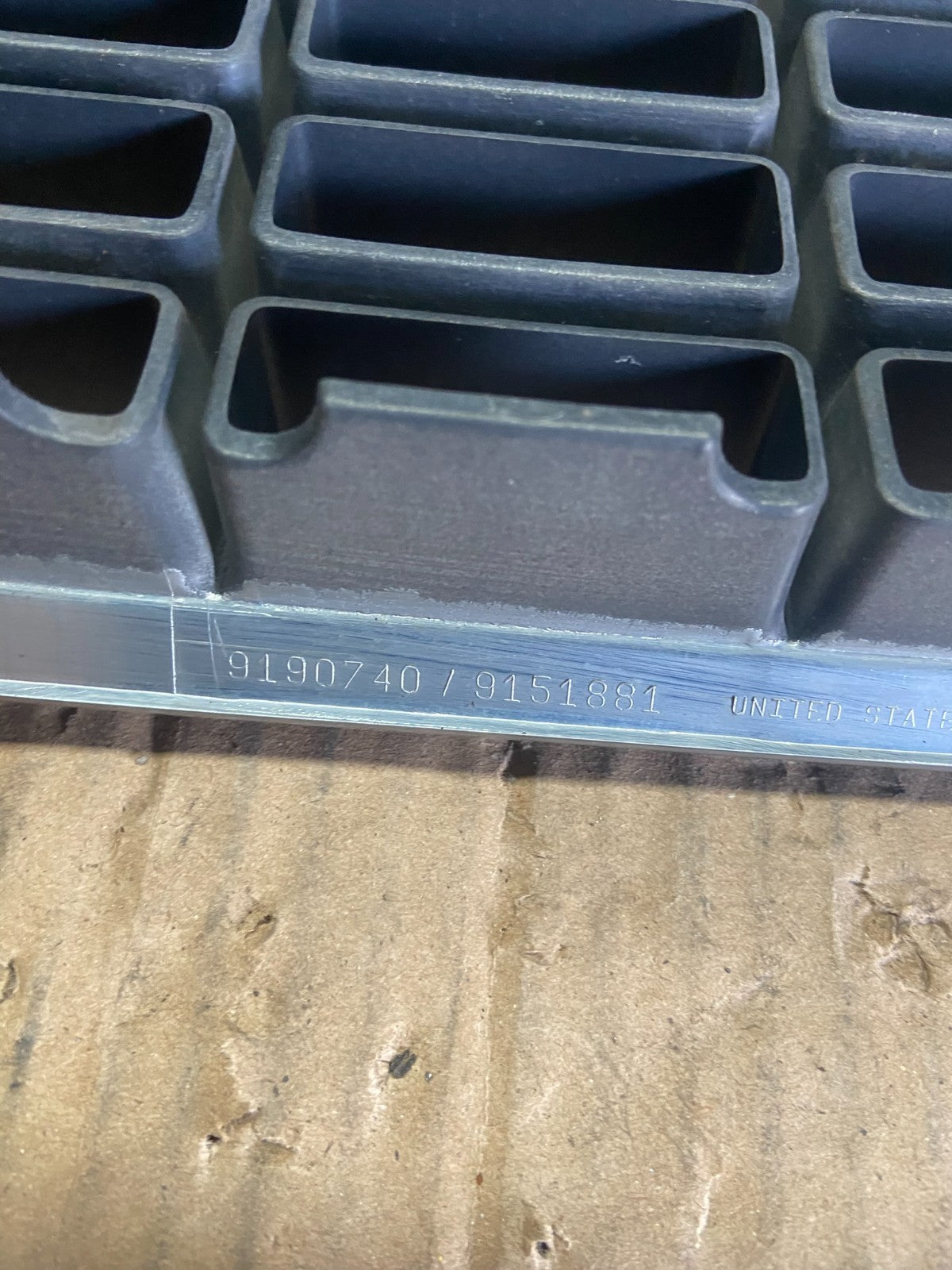 2001 to 2004 Volvo S60 Front Upper Grill Grille Oem R5542 DG8