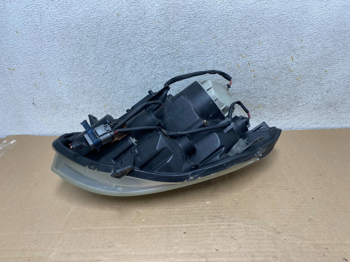 2004 to 2006 Nissan Maxima Left Driver Side Headlight Halogen AH9369 DW5